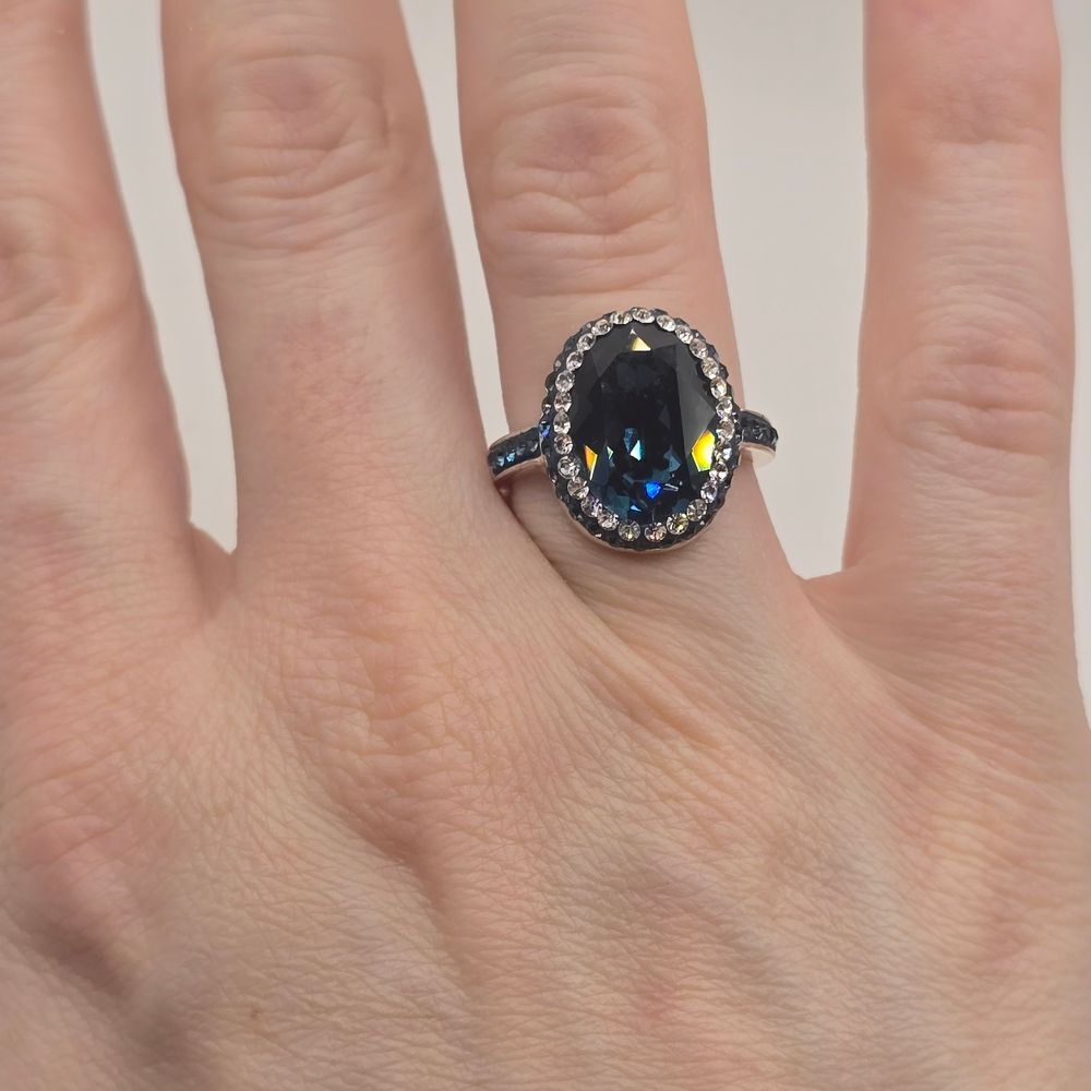Vintage JCM Oval London Blue Topaz Crystal Halo Ring S-7
